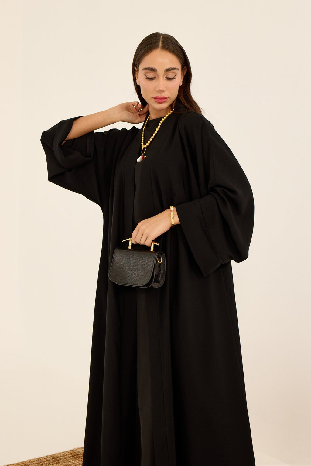 LUBE ABAYA