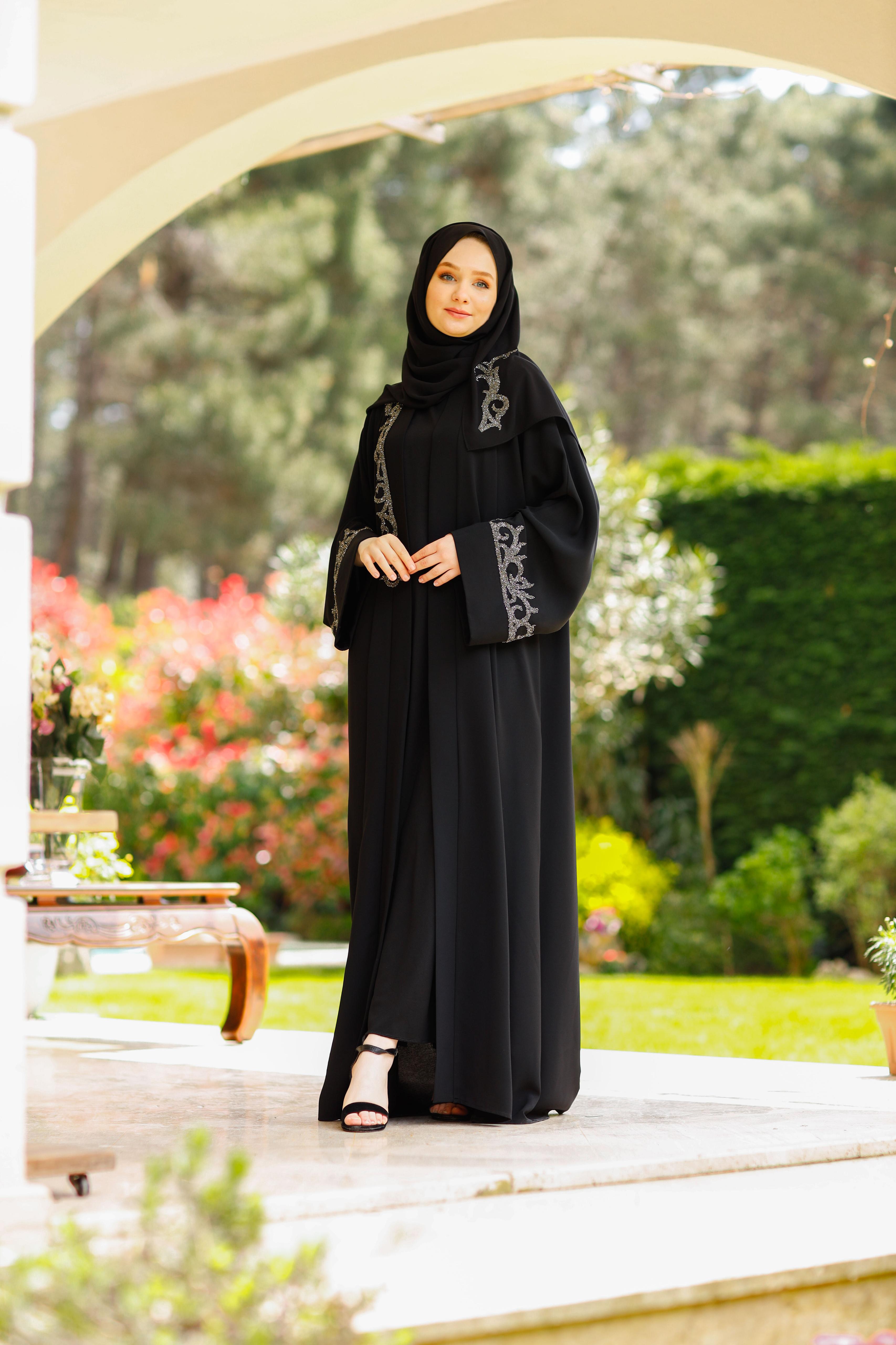 ELEGANT ABAYA
