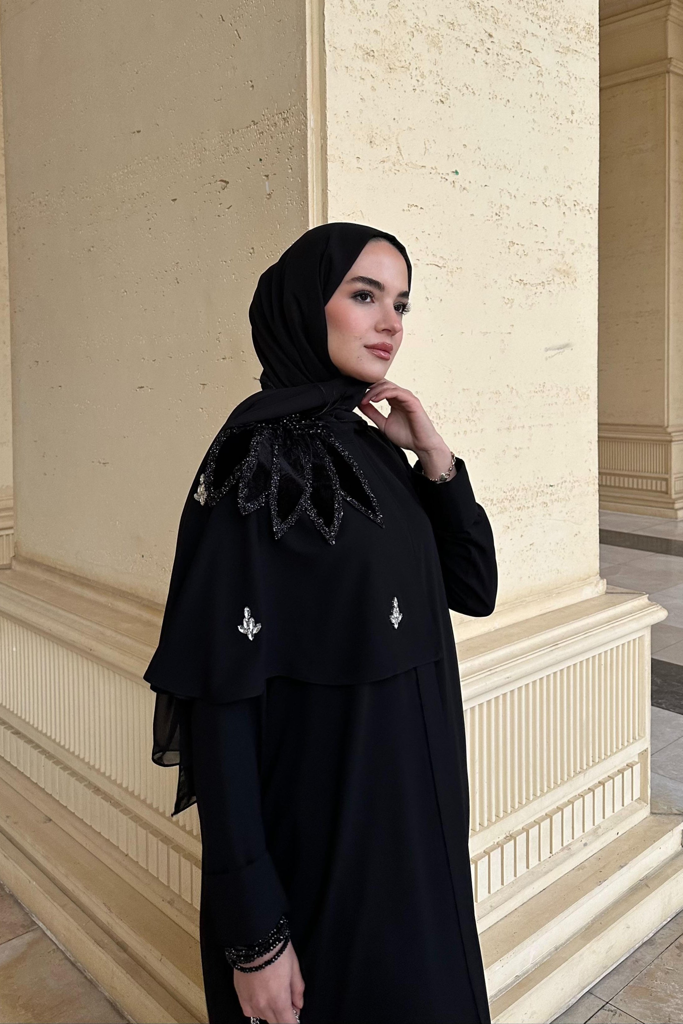 DAİSY ABAYA
